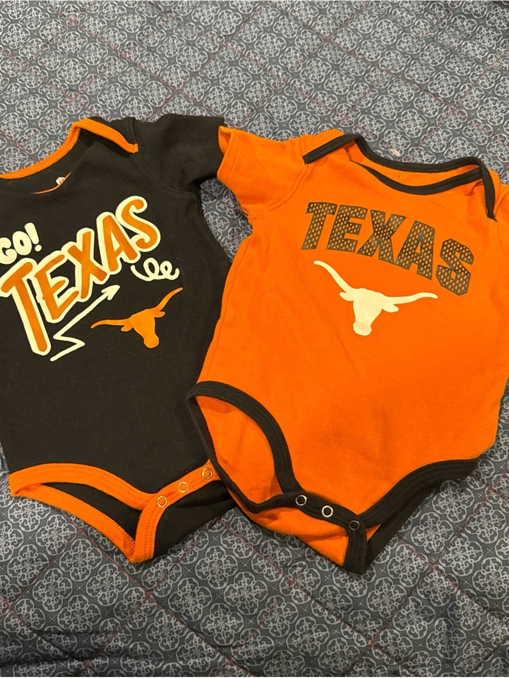 University of Texas Longhorns Baby 6 to 9 monthOne-Piece Bodysuit - Orange/Black